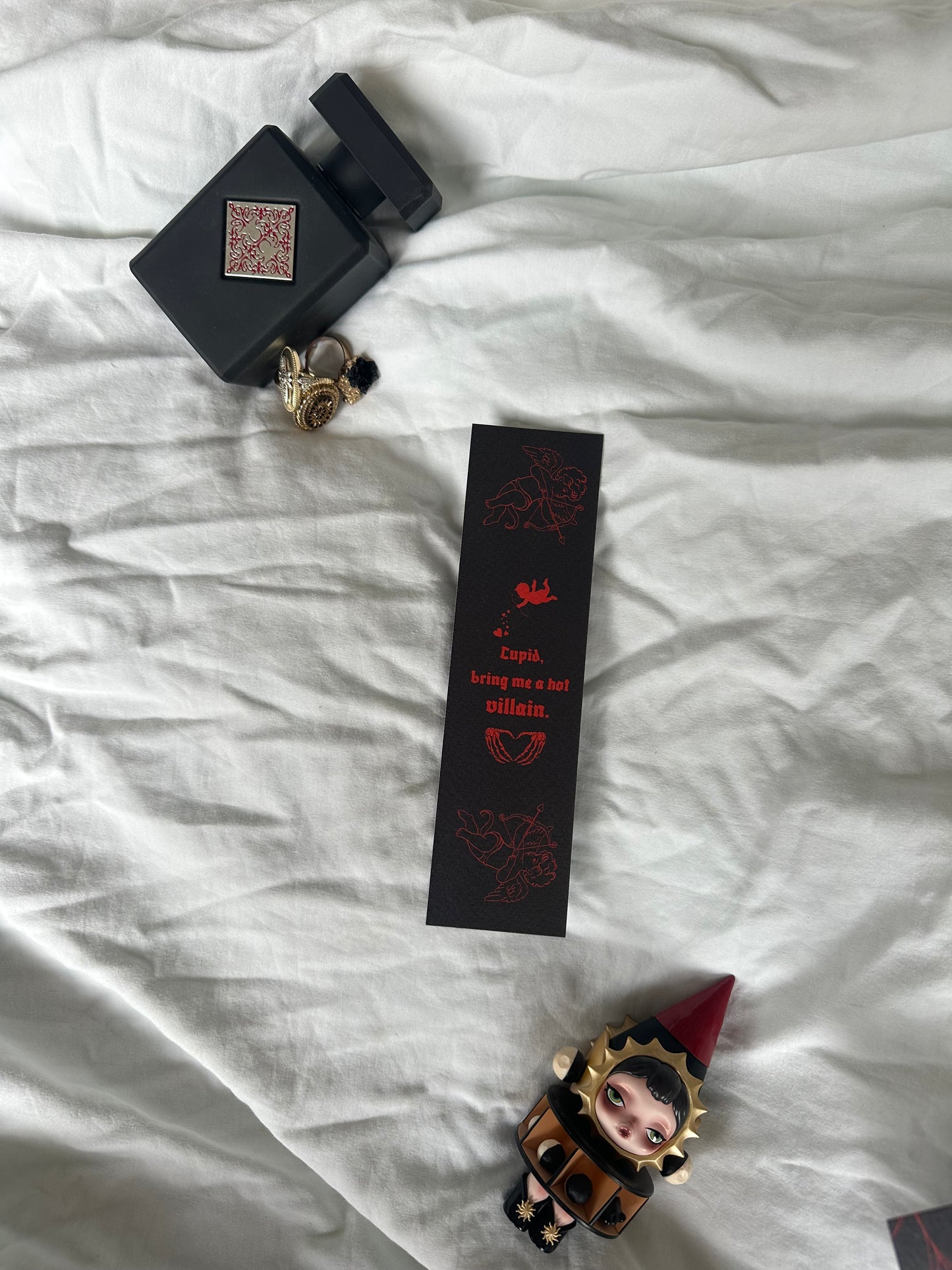 Plottwist I fell for the villain Bookmark