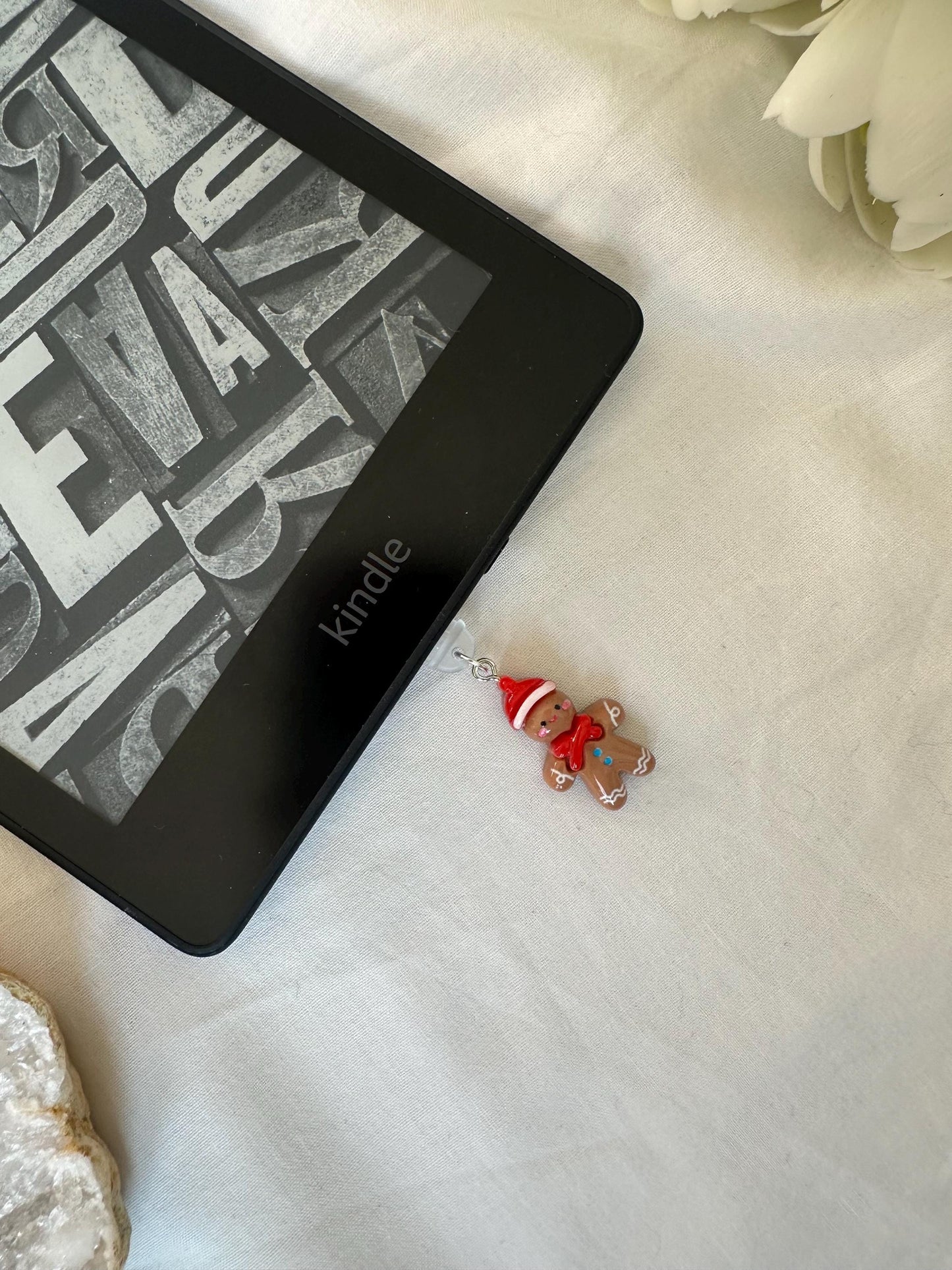 Gingerbread man Kindle plug