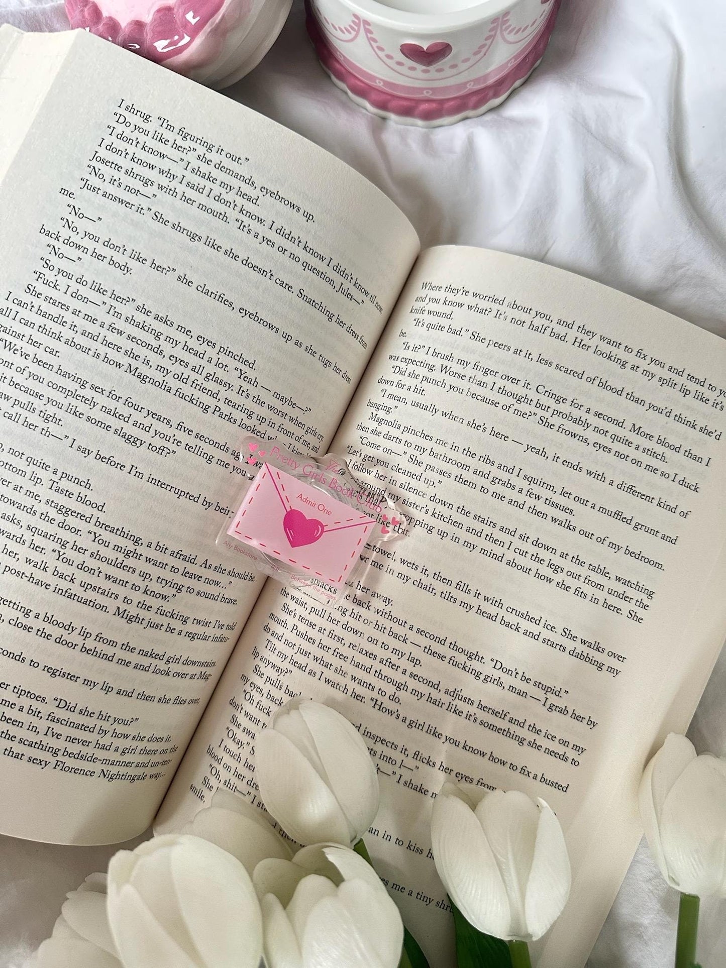 The pretty girls book club grip for e-reader or phone