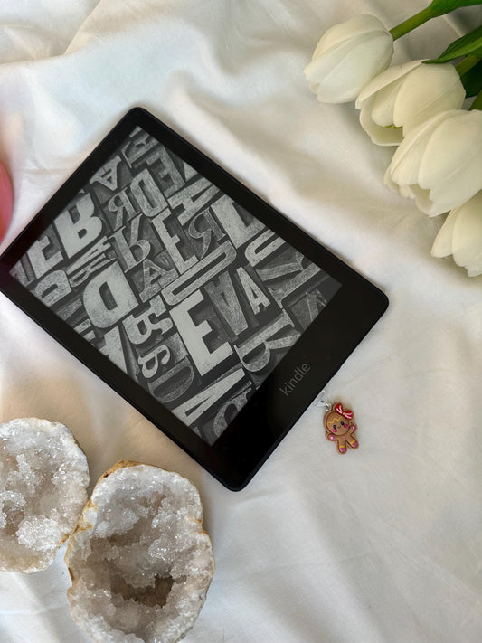 Gingerbread girl Kindle plug