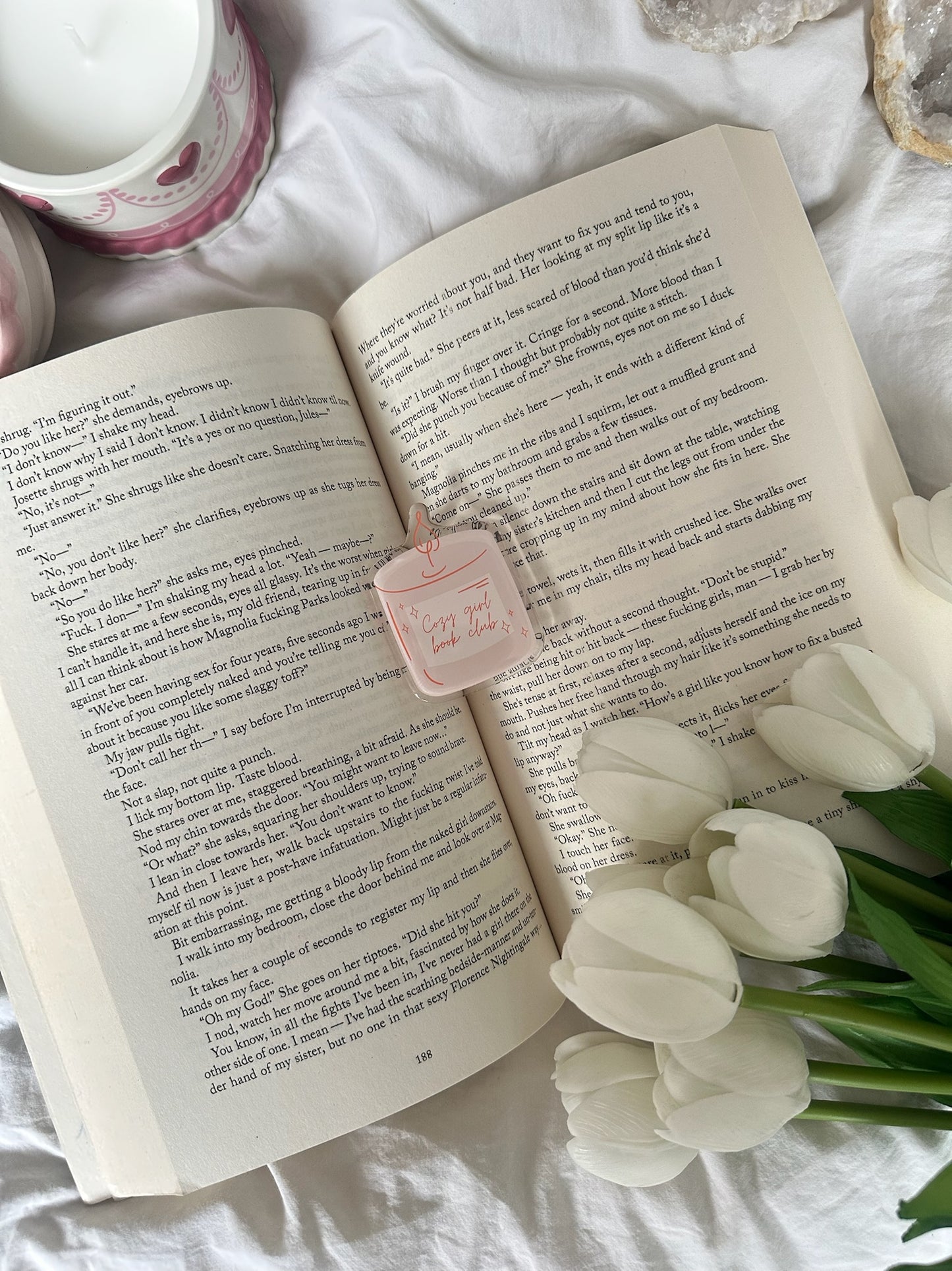 Cozy girl bookclub grip for e-reader or phone