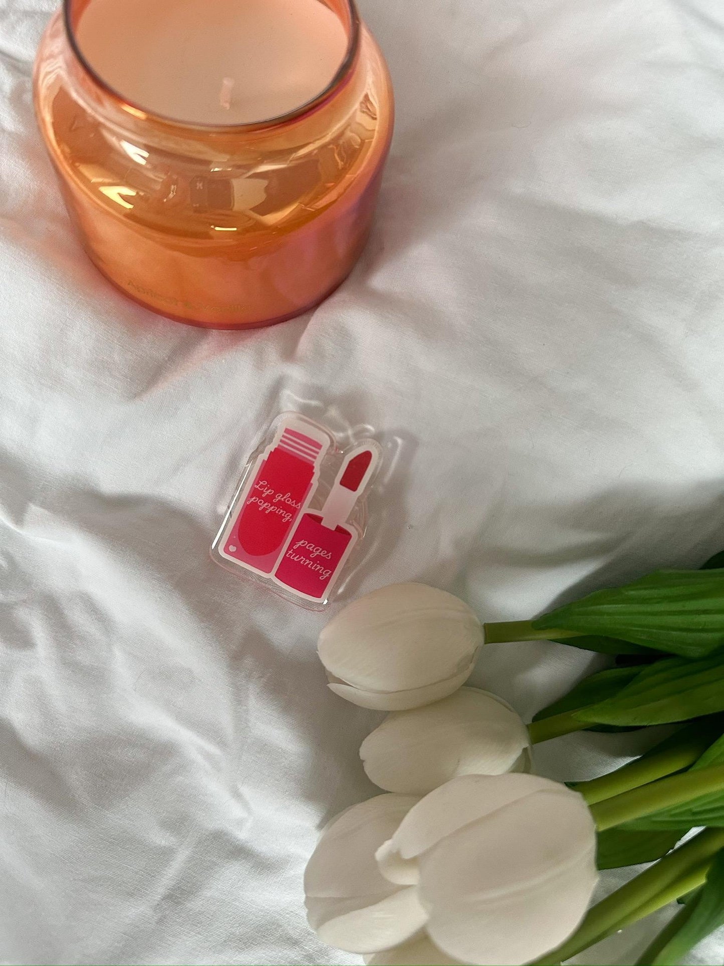 Lipgloss popping, pages turning grip for e-reader or phone