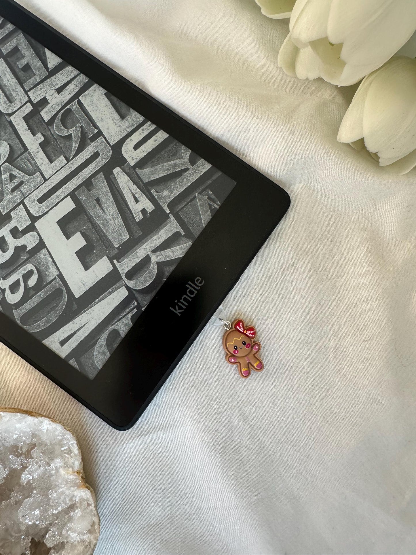 Gingerbread girl Kindle plug