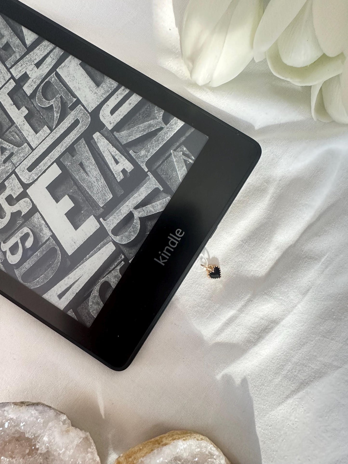 Tiny black heart Kindle plug