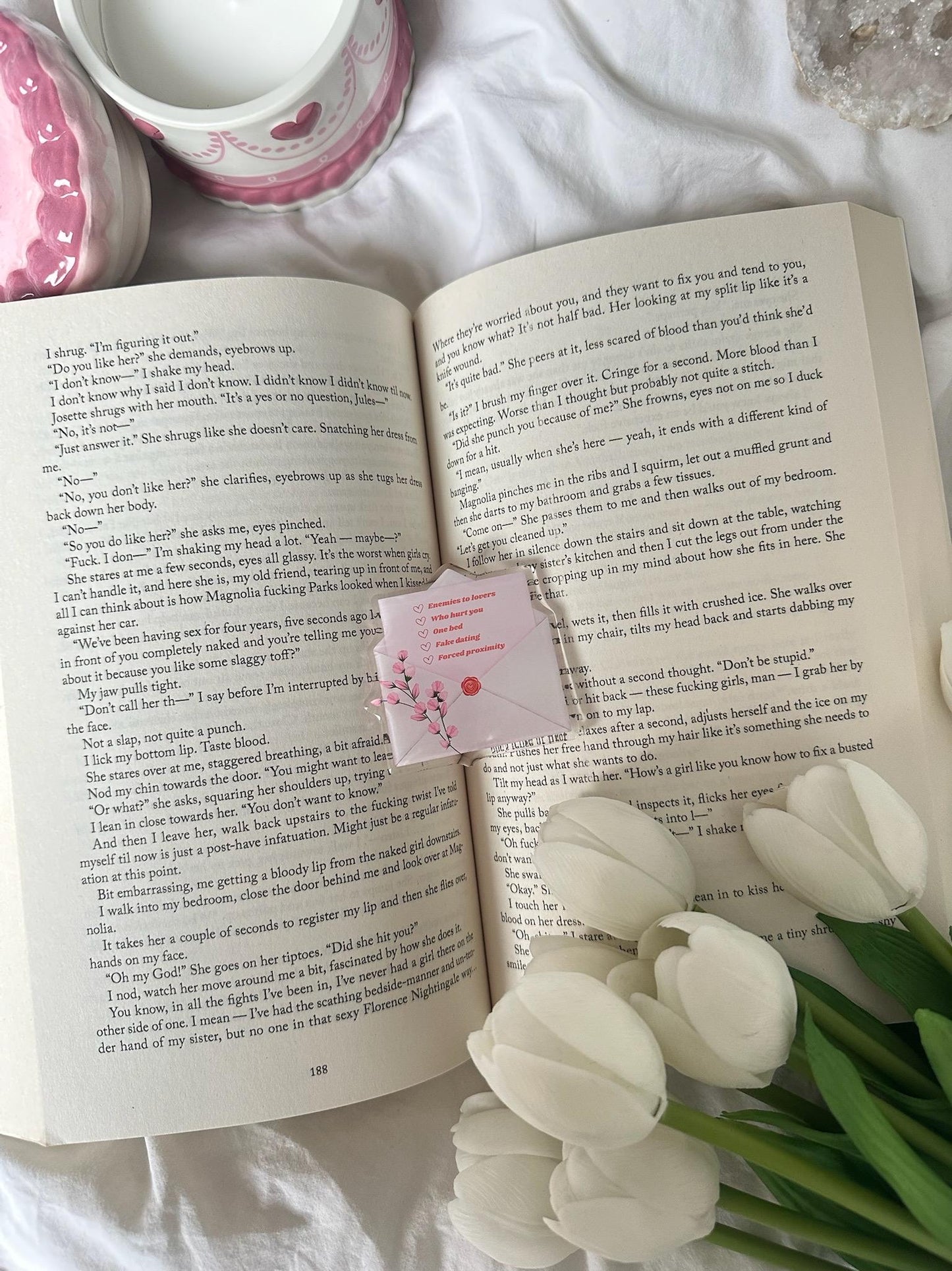 Romance tropes love letter grip for e-reader or phone
